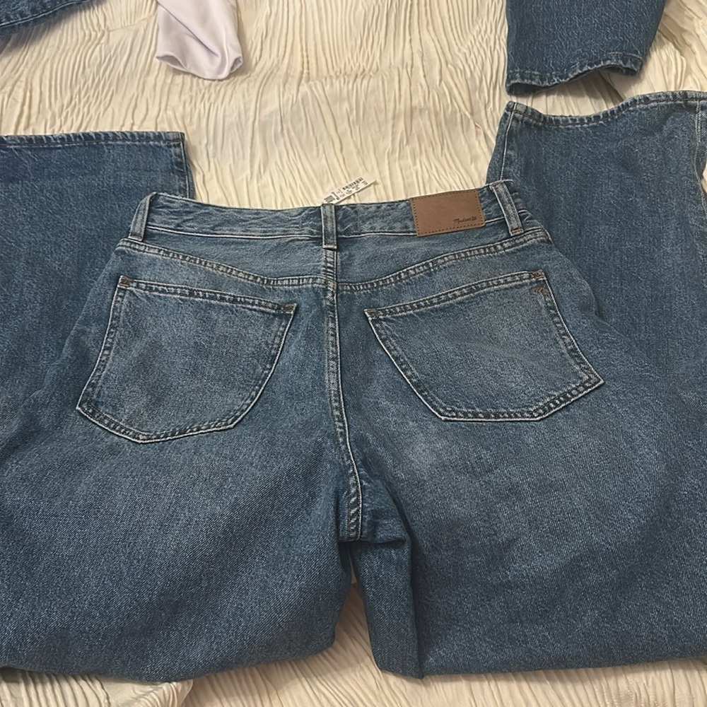 Madewell Curvy Baggy Straight Jeans in Letica Wash - Picture 6 of 6